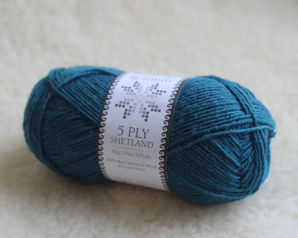 jamieson-smith-5ply-shetland-laine-marine-50g-sport image 1