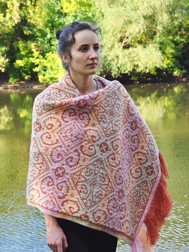 marion-schlenzka-indian-summer-shawl-patron-ch-le image 1