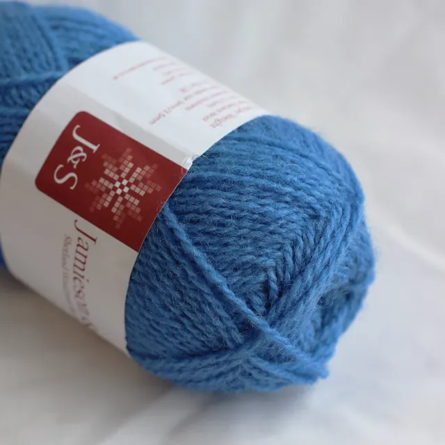 jamieson-smith-2ply-jumper-weight-fil-teinte-16-bleu-25g image 1