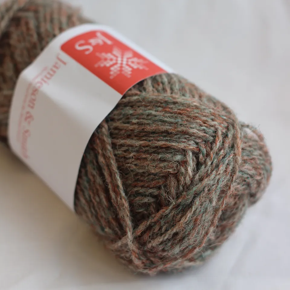jamieson-smith-2ply-jumper-weight-fc64-fil-vert-fauve-25g image 1