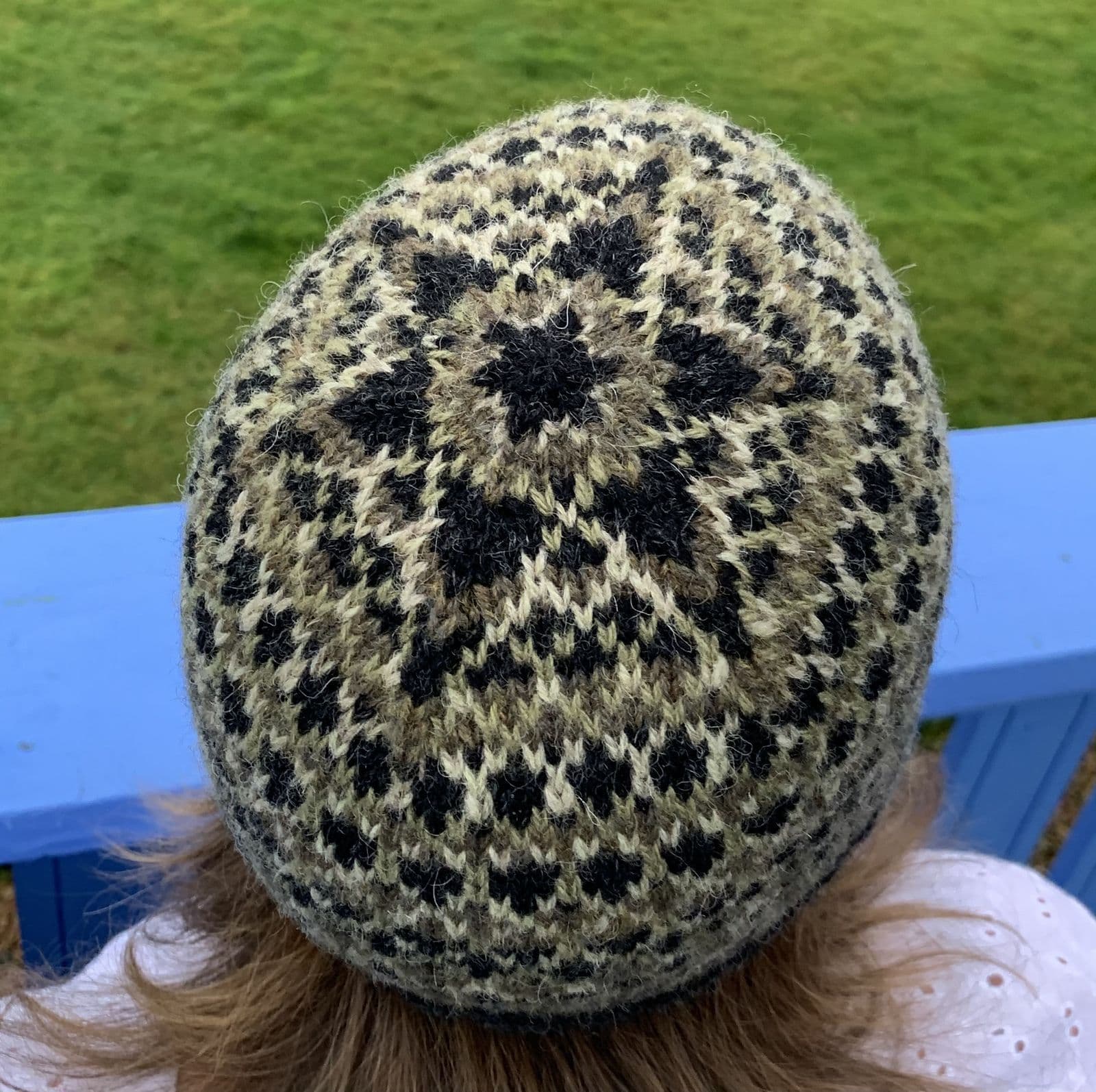 jamieson-s-of-shetland-charlie-beanie-patron-bonnet-jacquard image 2