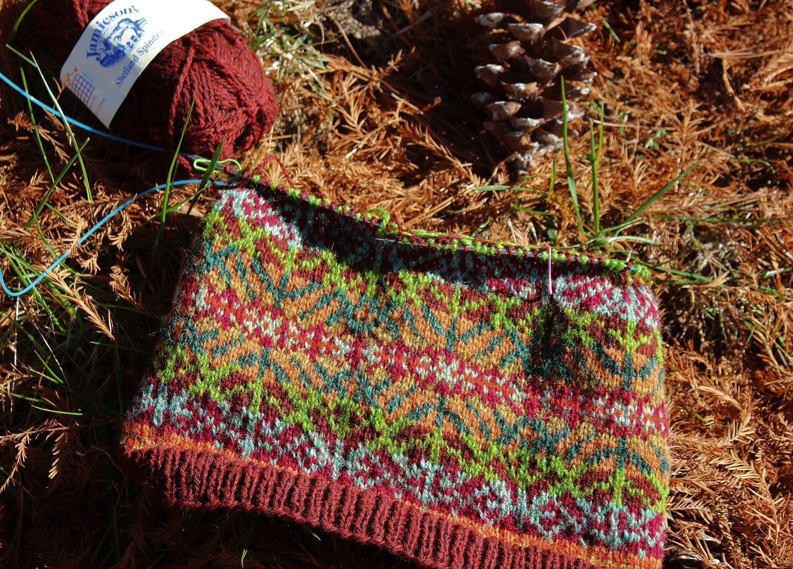 jamieson-s-autumnsong-beanie-mandy-moore-patron-bonnet image 2