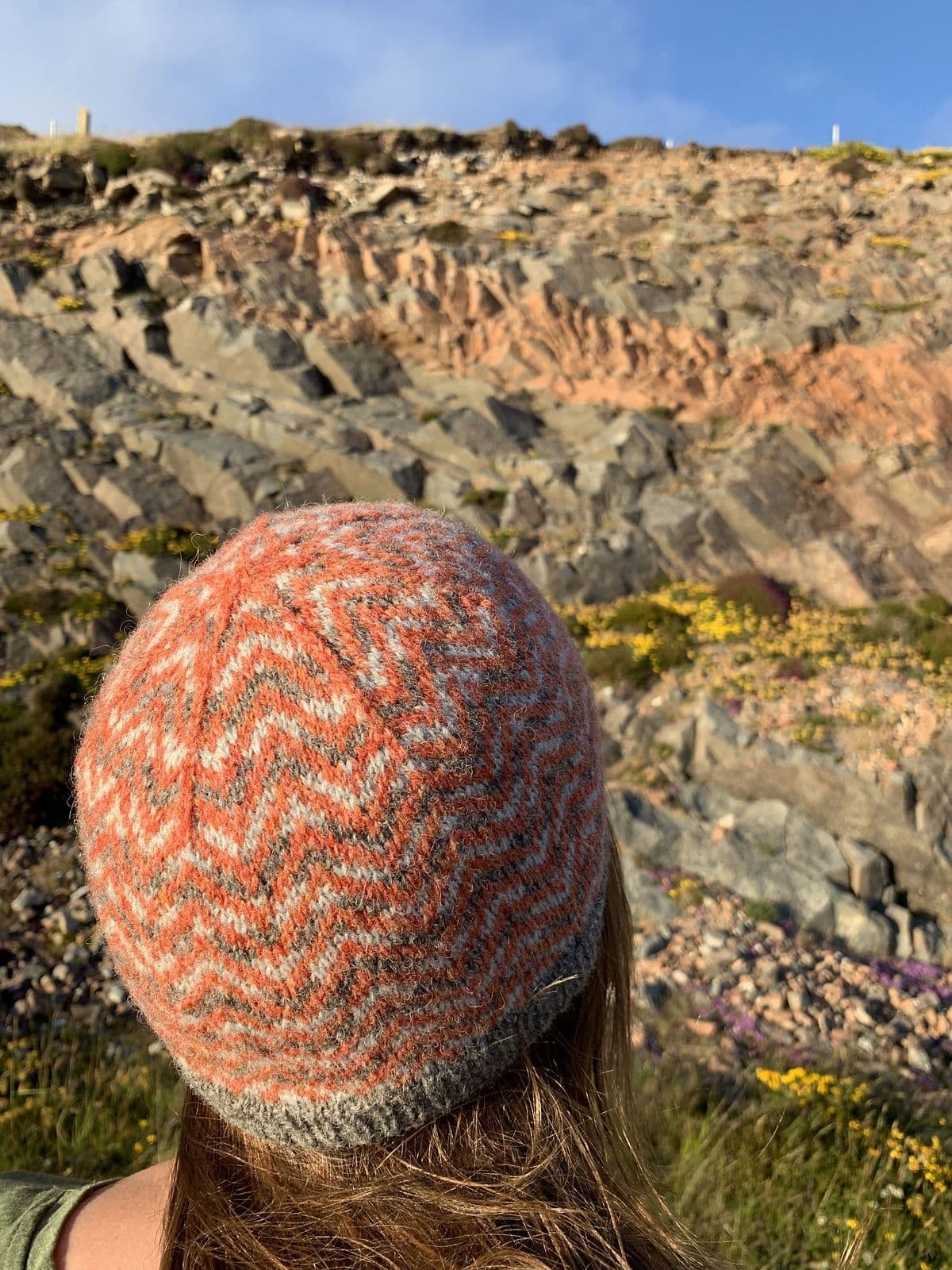 jamieson-s-mangaster-beanie-mandy-moore-patron-bonnet-jacquard image 1