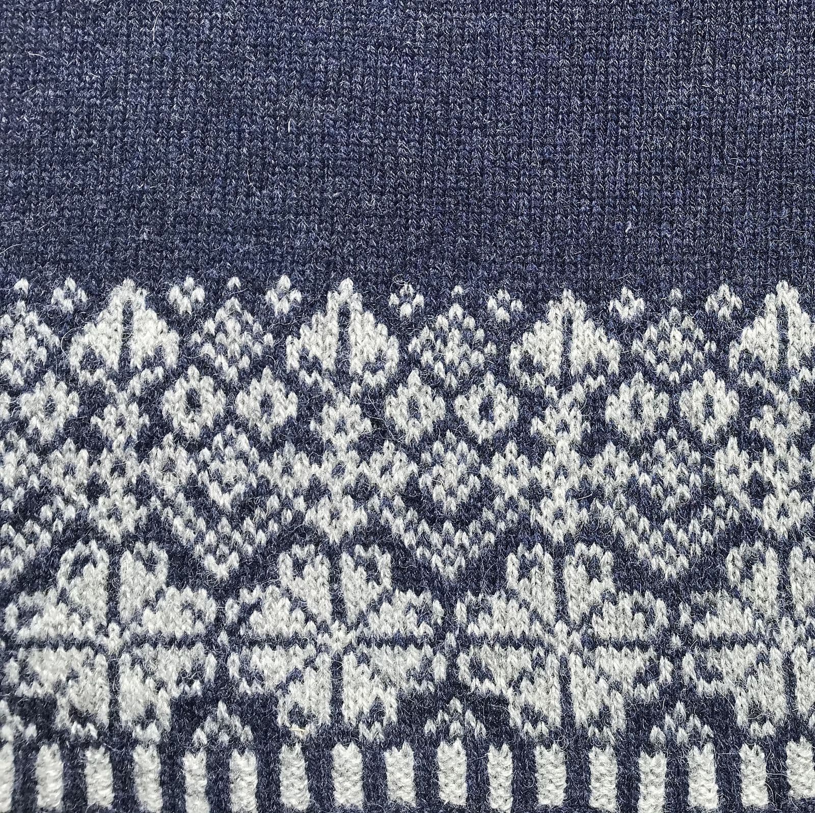 jamieson-s-of-shetland-mrs-manson-s-dress-patron-robe-tricot image 3