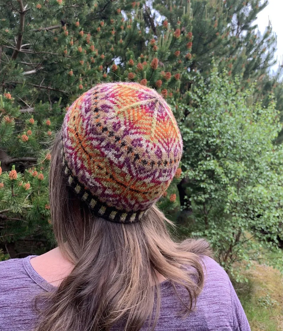 olach-east-burn-beanie-patron-bonnet-jacquard-adulte image 1