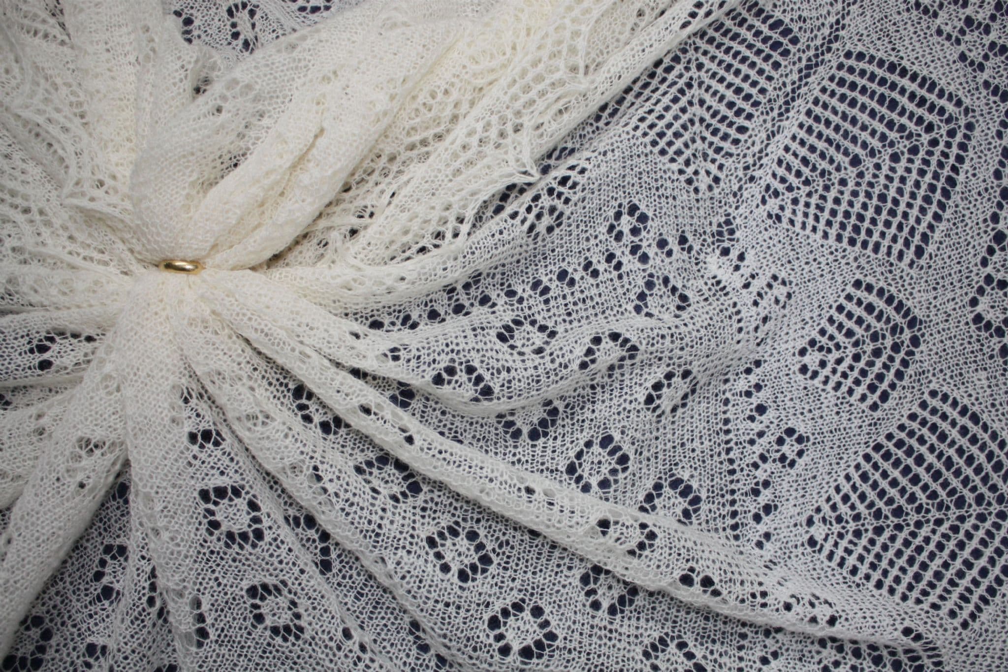 jamieson-s-skerries-shawl-patron-ch-le-dentelle image 3