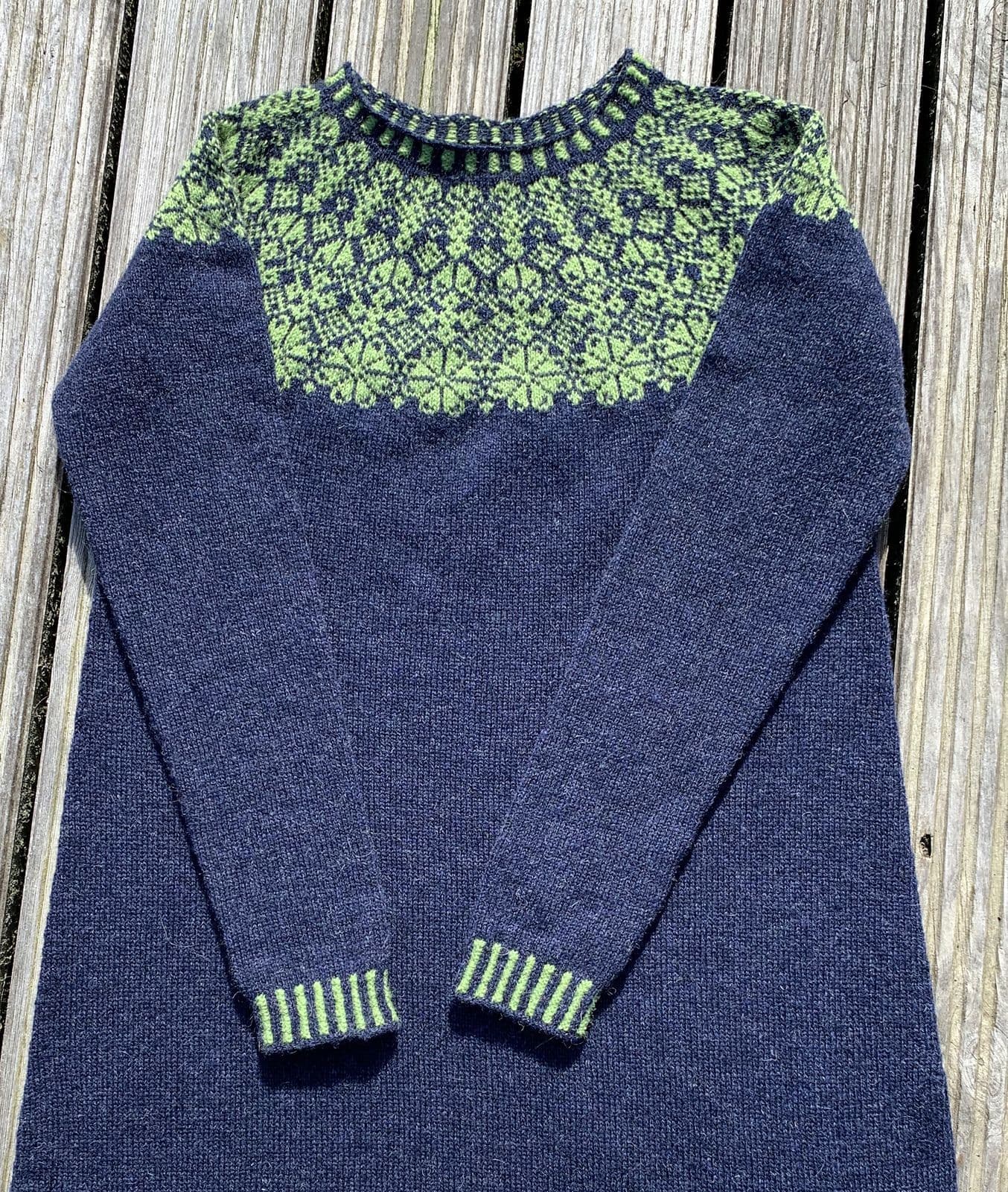 jamieson-s-of-shetland-mrs-manson-s-dress-patron-robe-tricot image 4
