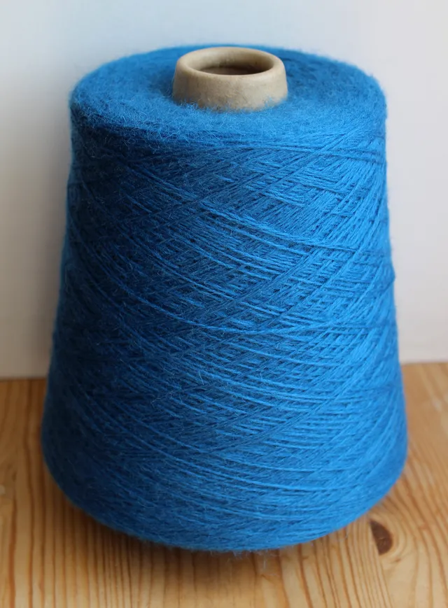 jamieson-smith-shetland-heritage-fil-tricoter-indigo-500g image 1