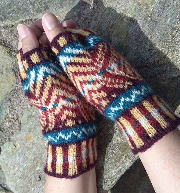 jamieson-smith-kits-kit-tricot-moufles-skaw-fair-isle-7-coloris image 2