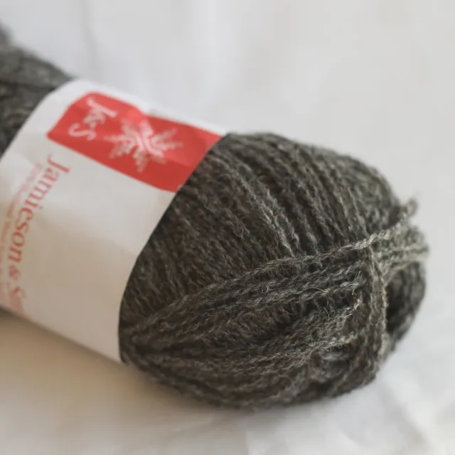 jamieson-smith-2ply-lace-weight-l54-fil-dentelle-25g image 1