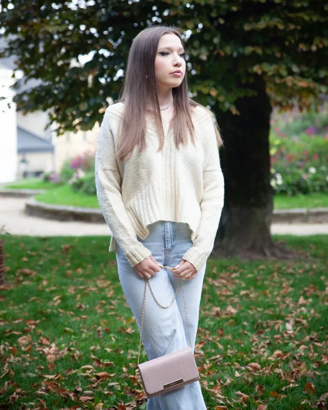 christallk-modeles-chilly-morning-sweater-patron-pull-col-v image 1