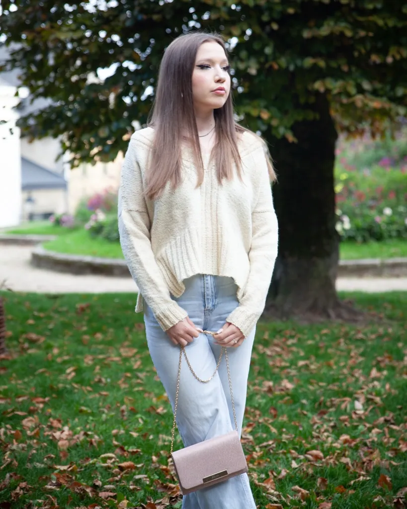 christallk-modeles-chilly-morning-sweater-patron-pull-col-v image 1