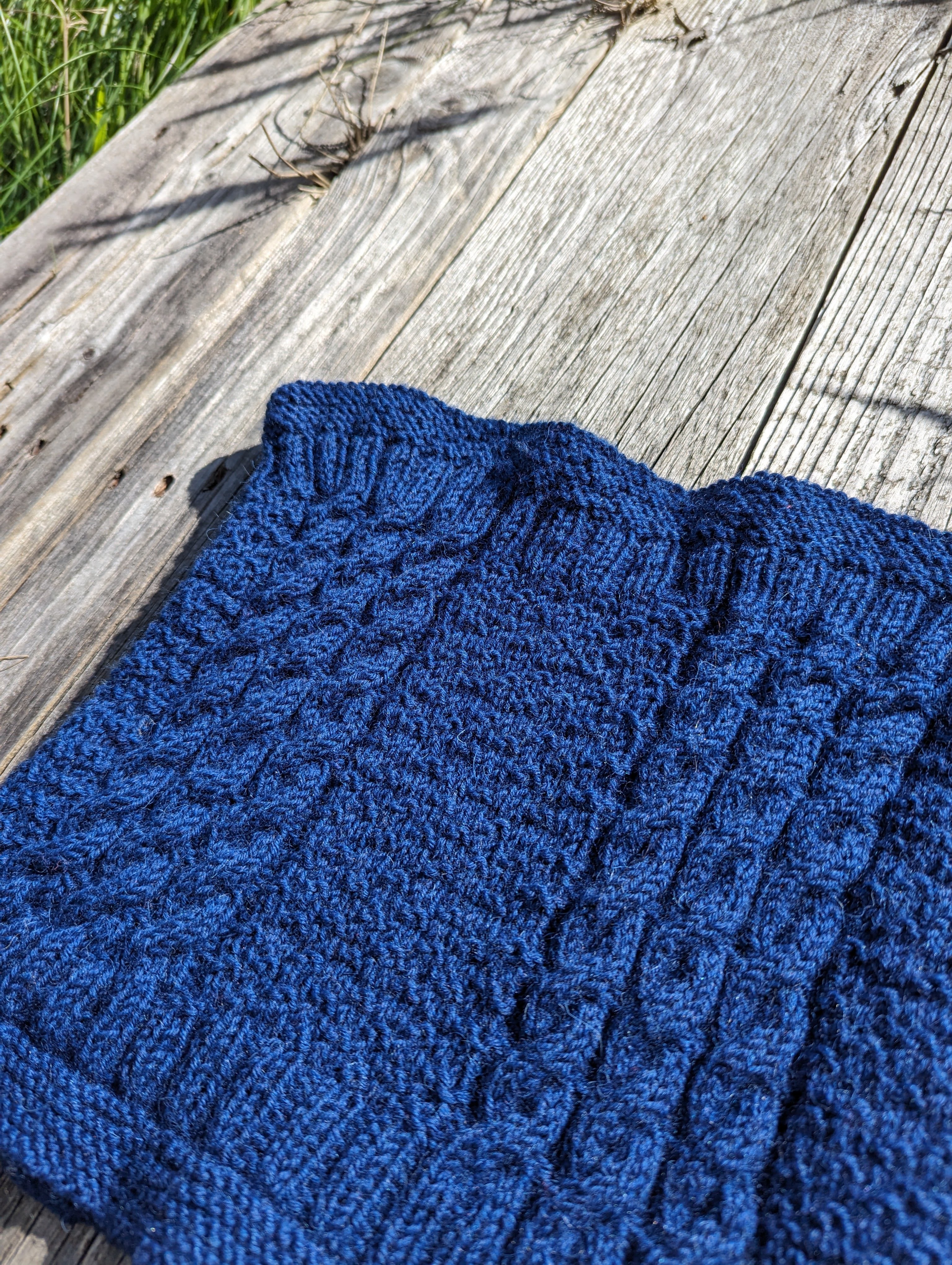 jamieson-smith-kit-hamnavoe-cowl-snood-marine-5ply image 2