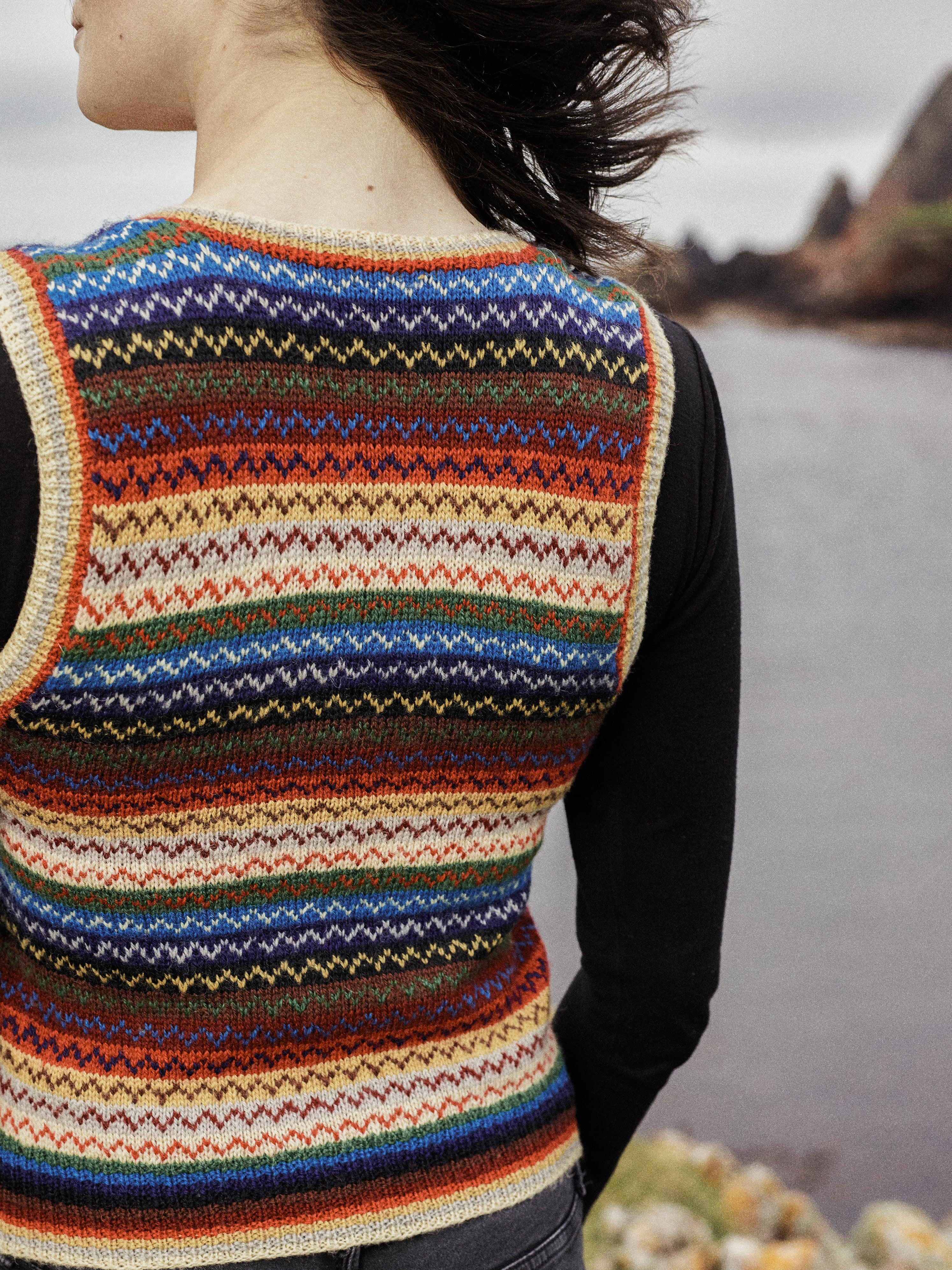 jamieson-smith-paper-patterns-patron-vaara-vest-gilet-jacquard image 2