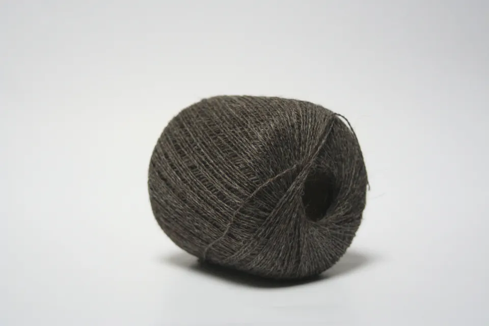 jamieson-smith-shetland-supreme-fil-dentelle-gris-fonc-25g image 1
