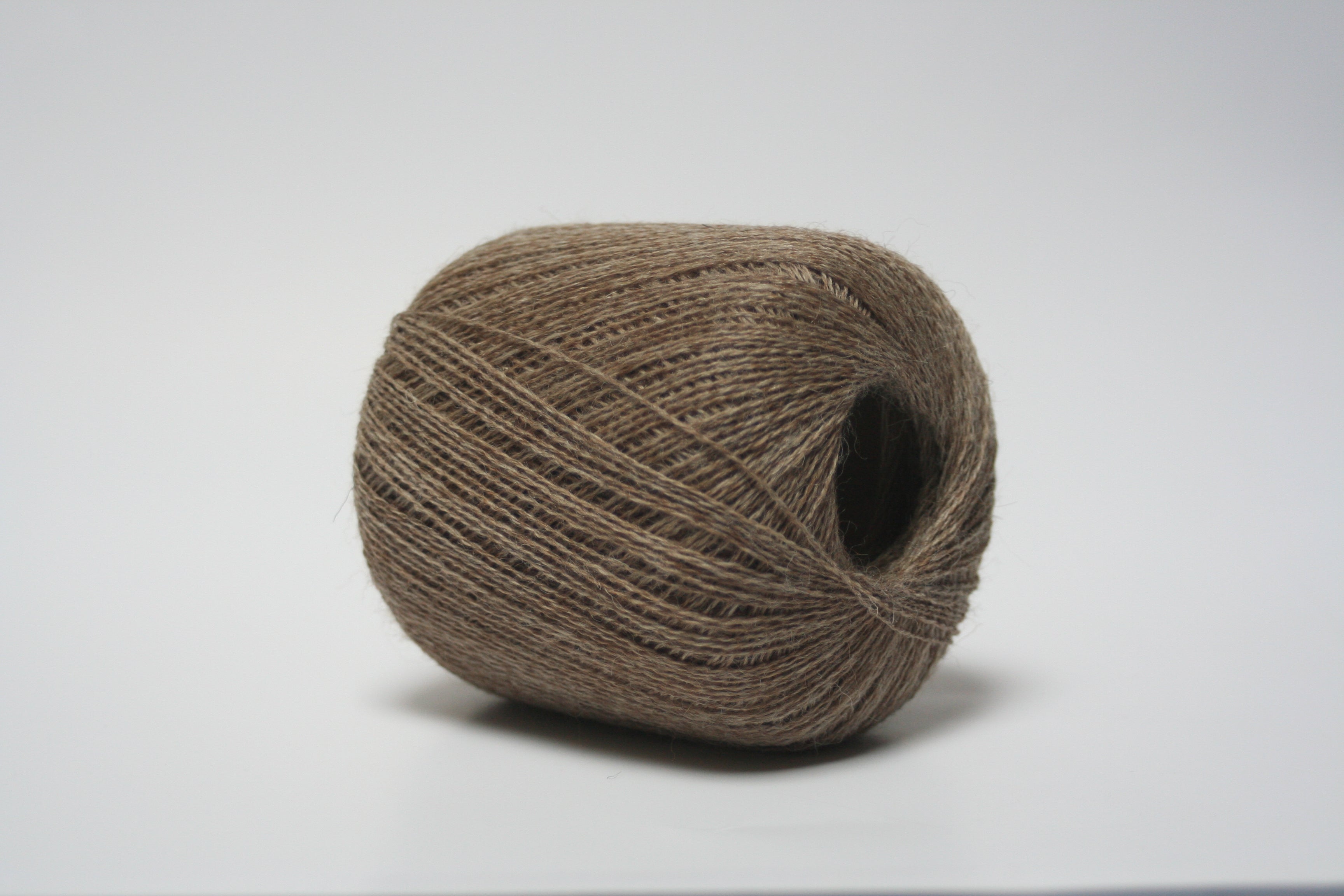 jamieson-smith-shetland-supreme-2ply-fawn-fil-dentelle-25g image 1