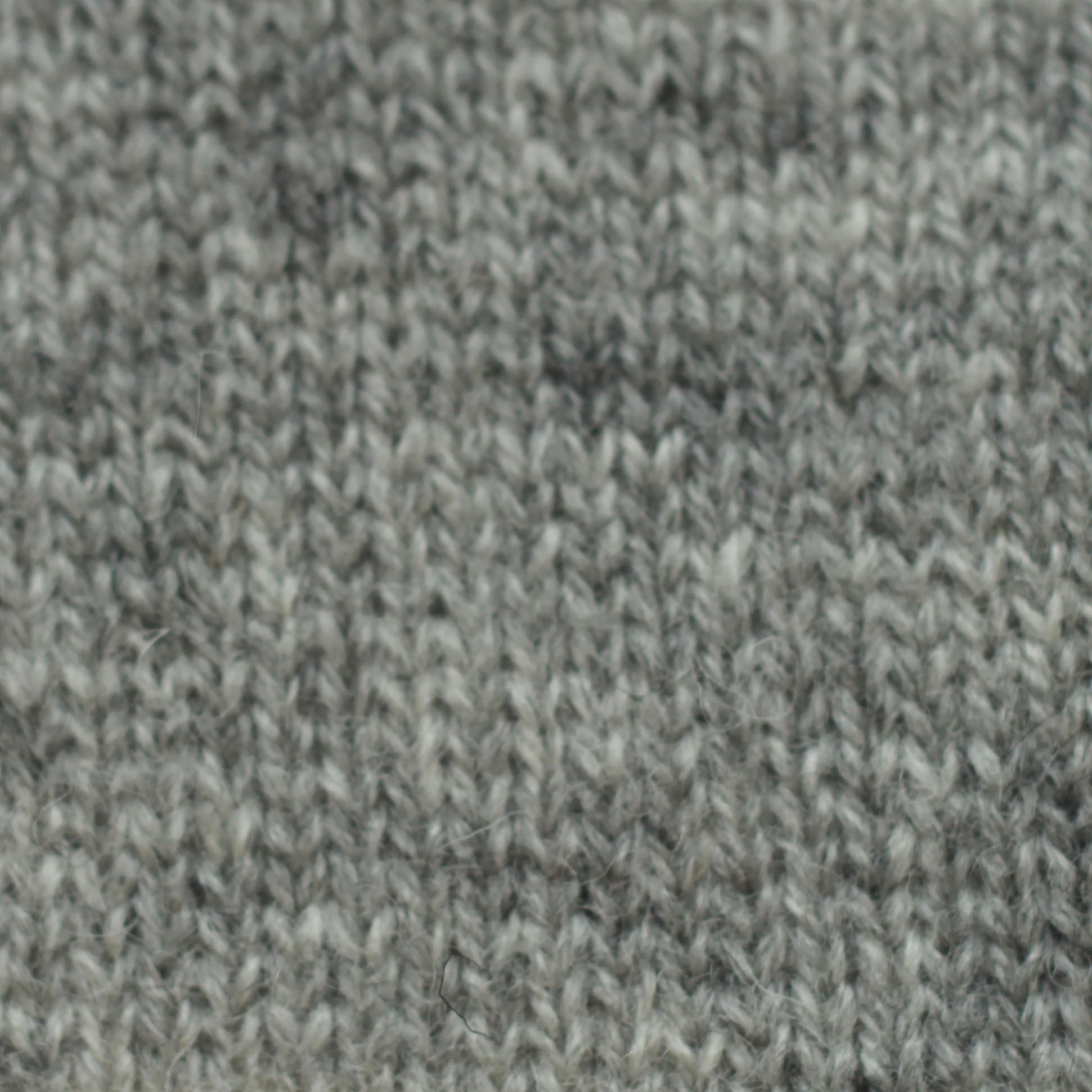 jamieson-smith-2ply-jumper-weight-pelote-203-gris-25g image 2