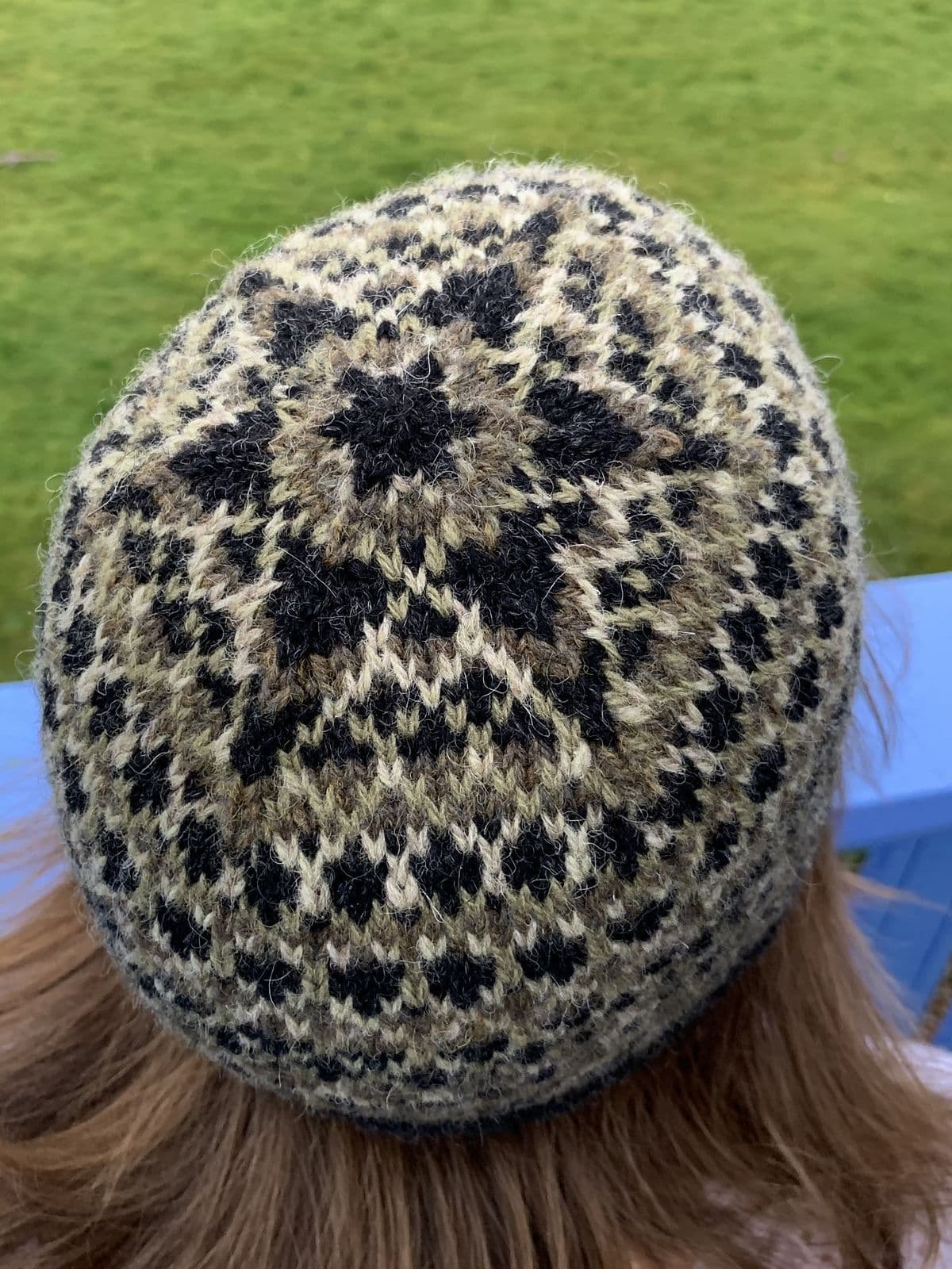 jamieson-s-of-shetland-charlie-beanie-patron-bonnet-jacquard image 1