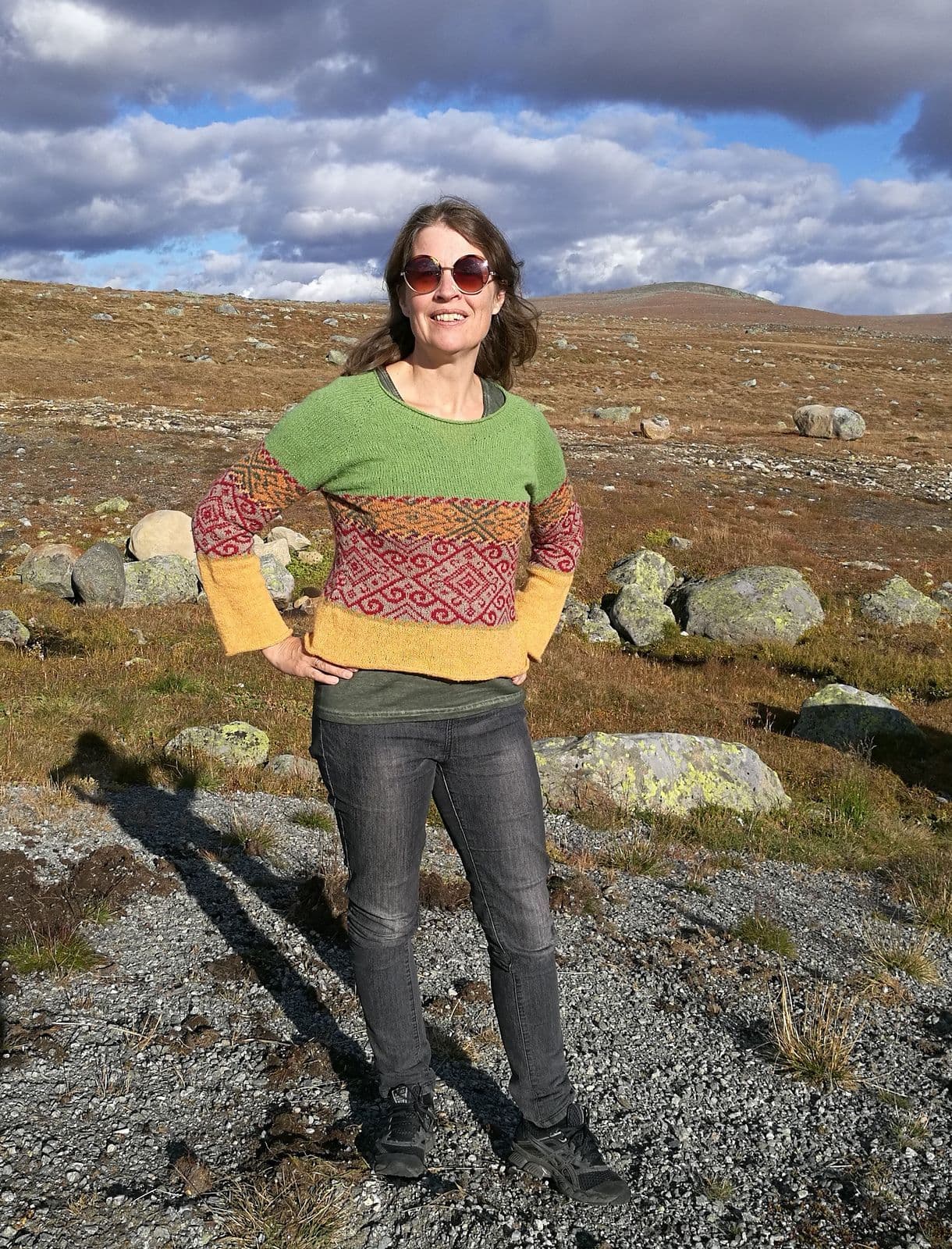 jamieson-s-saco-otavalo-patron-tricot-pull-jacquard-top-down image 2