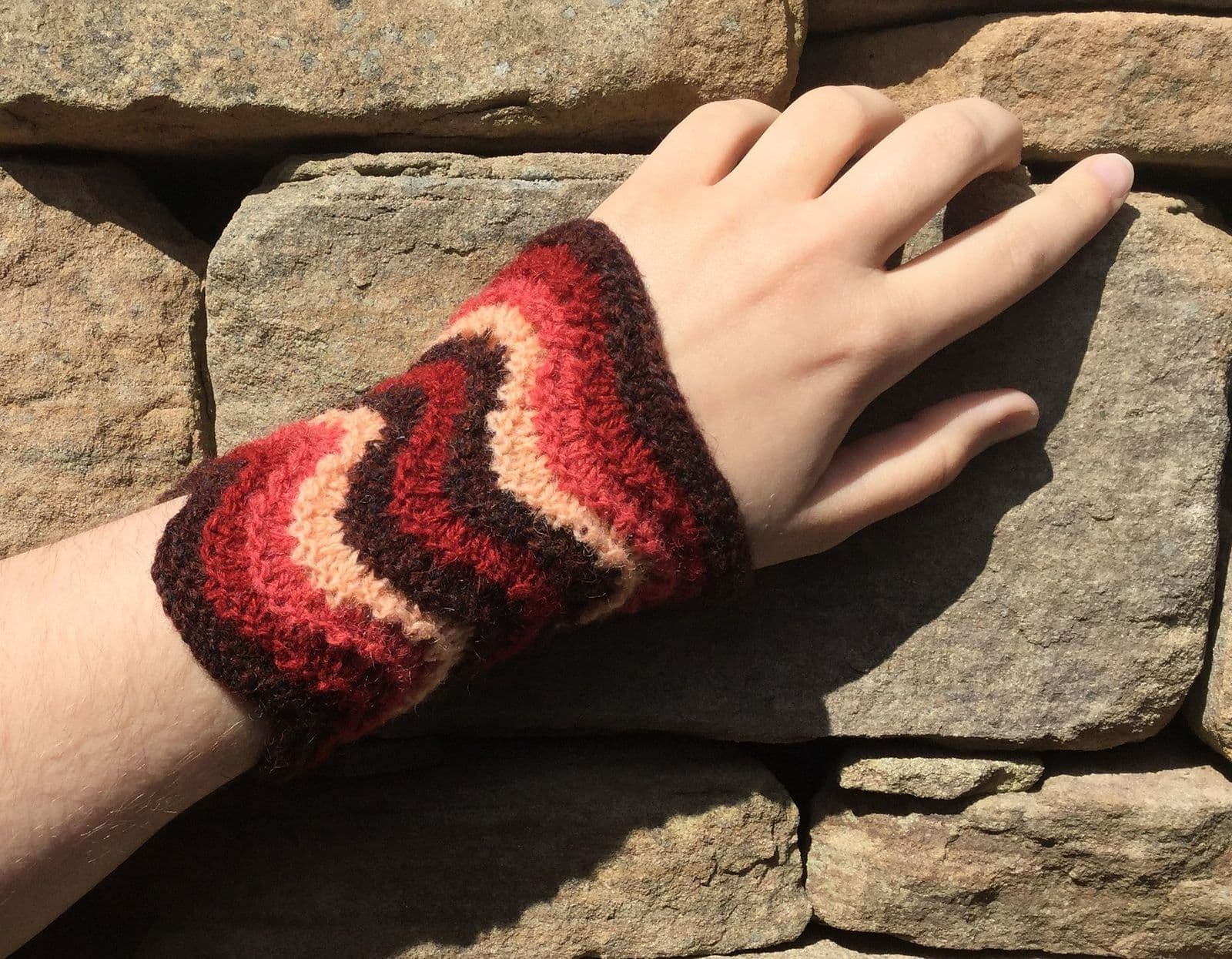 jamieson-s-lace-wrist-warmers-wilma-malcolmson-patron-mitaines image 2