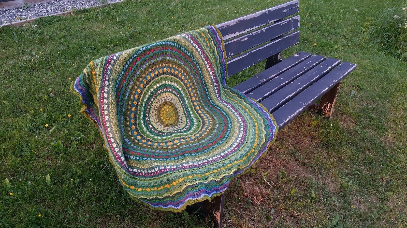norsk-sommer-shawl-tori-seierstad-patron-ch-le-couverture-b-b image 2