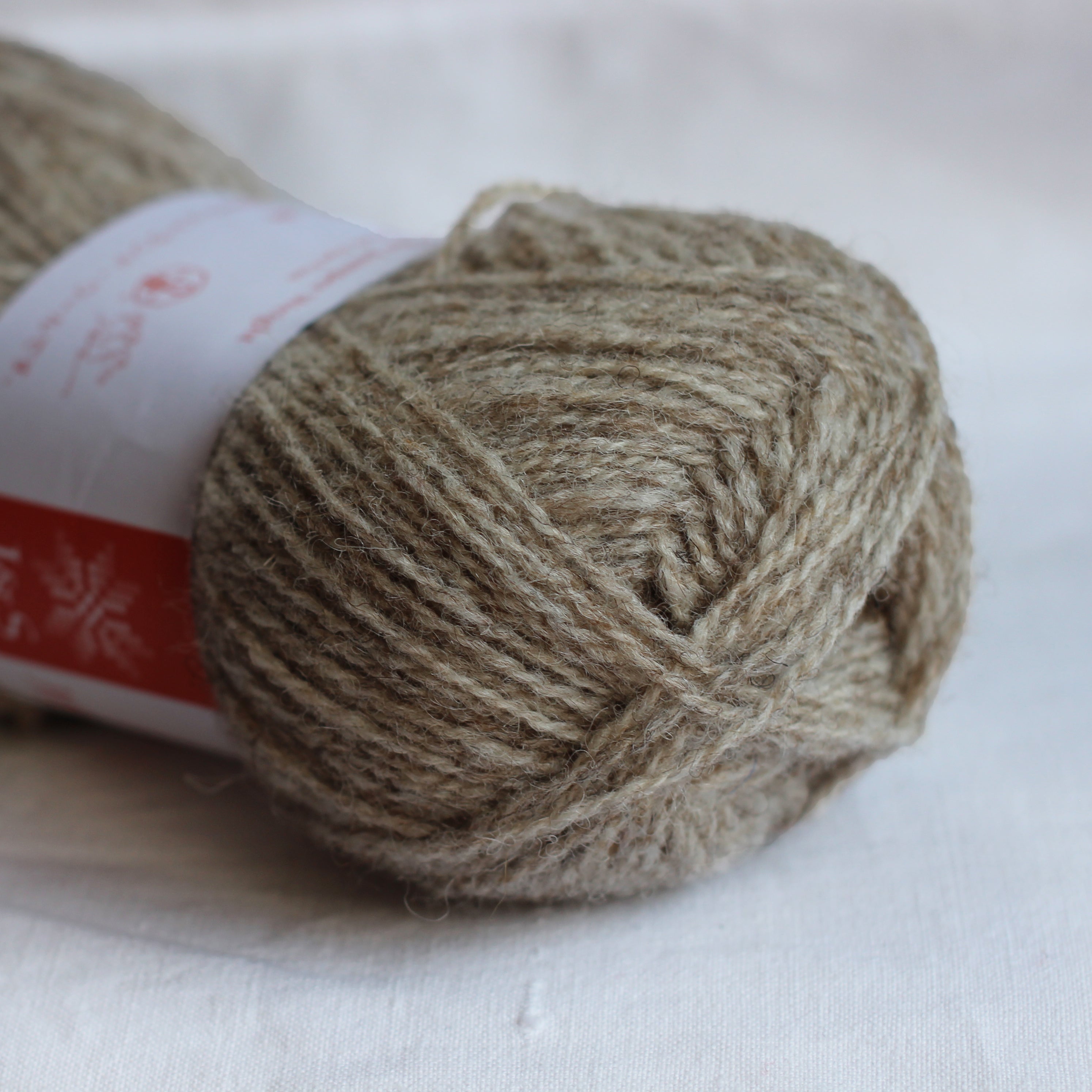 shetland-supreme-jumper-weight-laine-2008-katmollet-50g-nature image 1