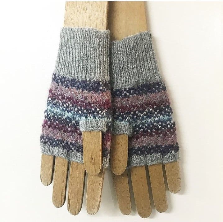 jamieson-s-tina-s-mitts-terri-malcolmson-patron-moufles image 2