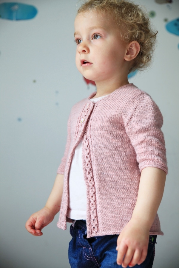 christallk-fleur-bleue-patron-tricot-cardigan-fille-printemps image 2