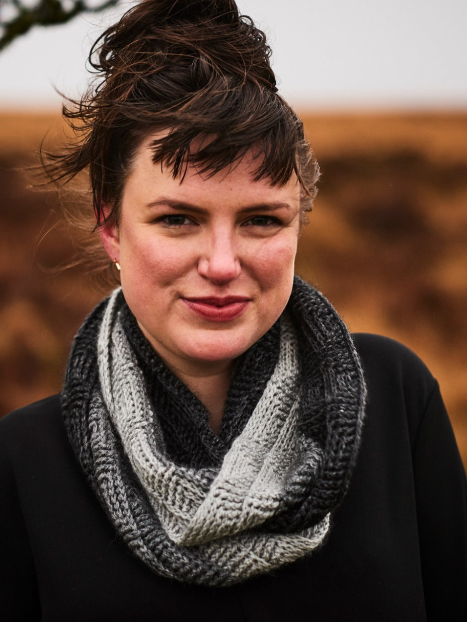 john-arbon-annual-broad-oak-hill-cowl-kit-snood-olive-gradient image 4