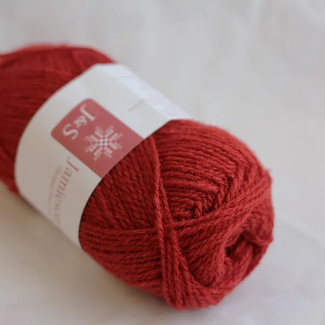 jamieson-smith-2ply-jumper-weight-9097-fil-laine-shetland-rouge-25g image 1