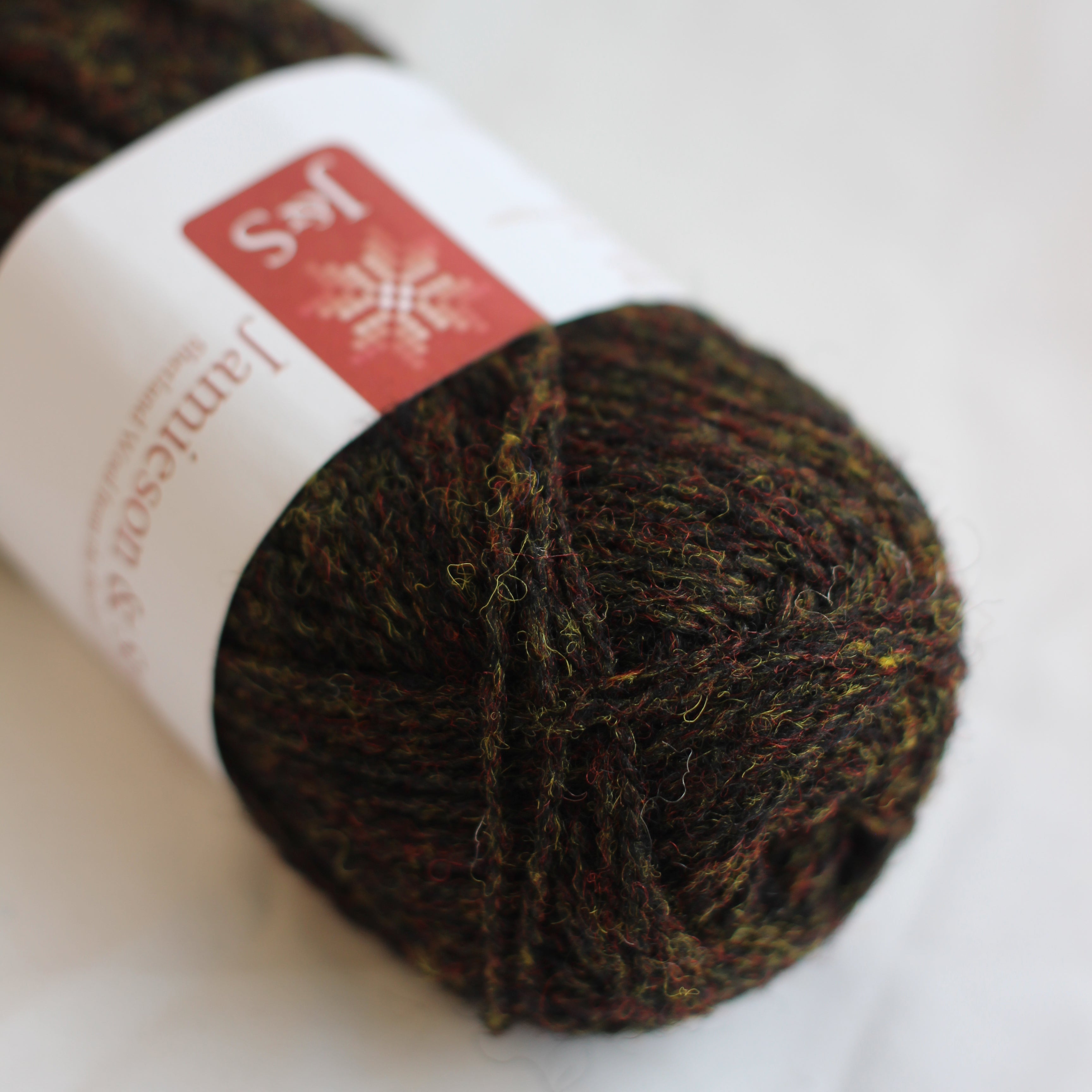 jamieson-smith-2ply-jumper-weight-fil-fc68-marron-25g image 1