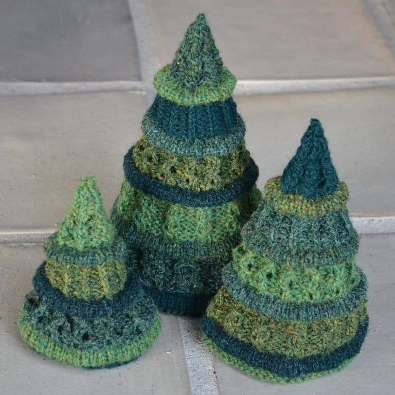 kastaniestrik-christmas-tree-patron-tricot-sapin-d-co image 2