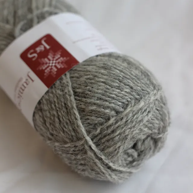 jamieson-smith-2ply-jumper-weight-pelote-203-gris-25g image 1