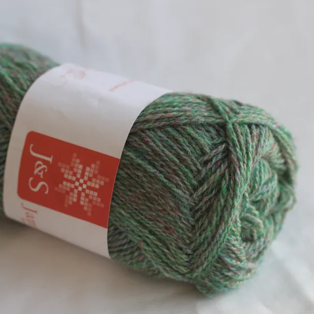 jamieson-smith-2ply-lace-weight-fil-dentelle-l69-25g image 1