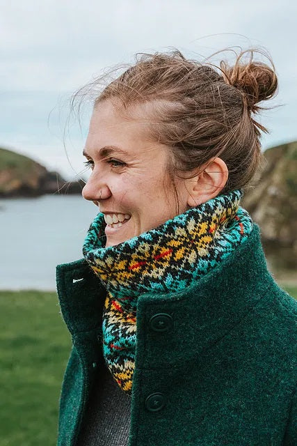 jamieson-smith-kit-radiant-star-cowl-kit-snood-fair-isle image 2