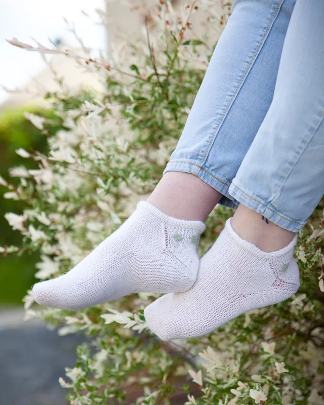 christallk-horta-socks-patron-tricot-chaussettes-broderie-kogin image 1