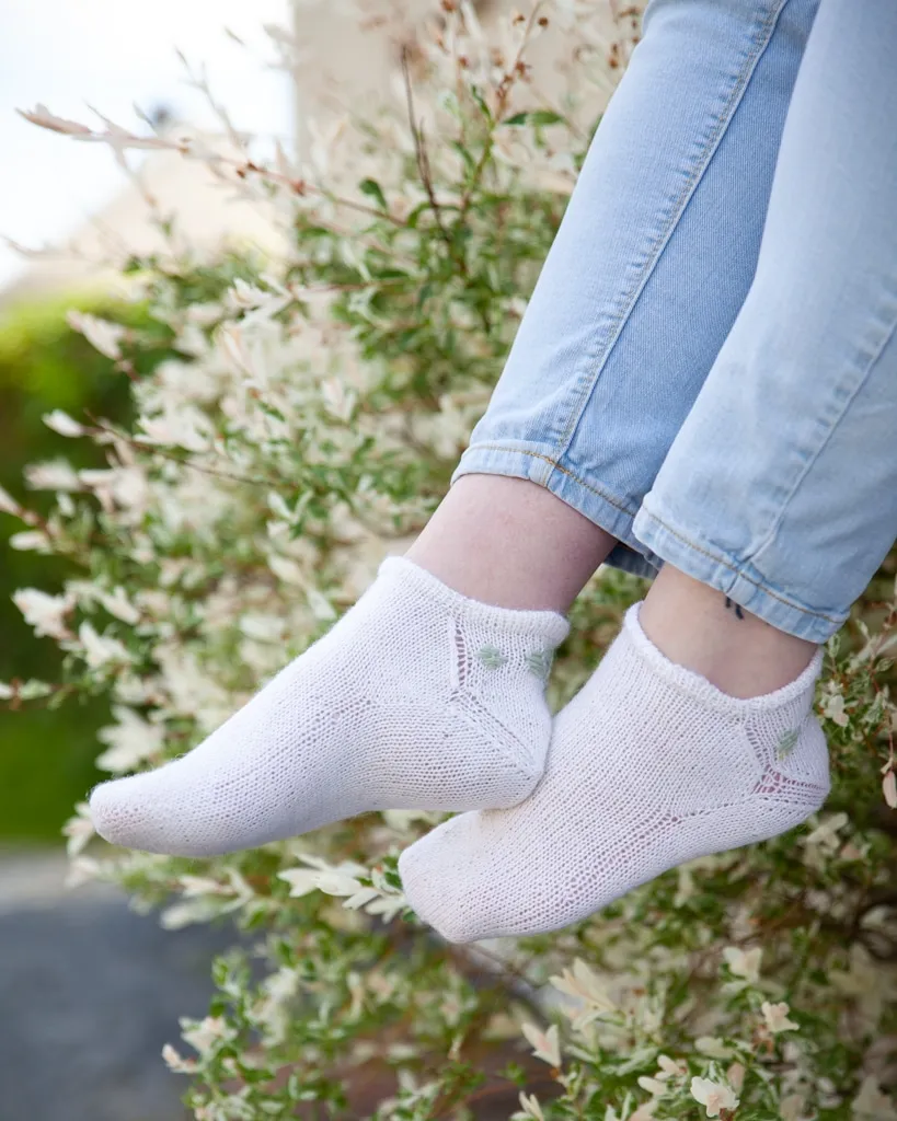christallk-horta-socks-patron-tricot-chaussettes-broderie-kogin image 1