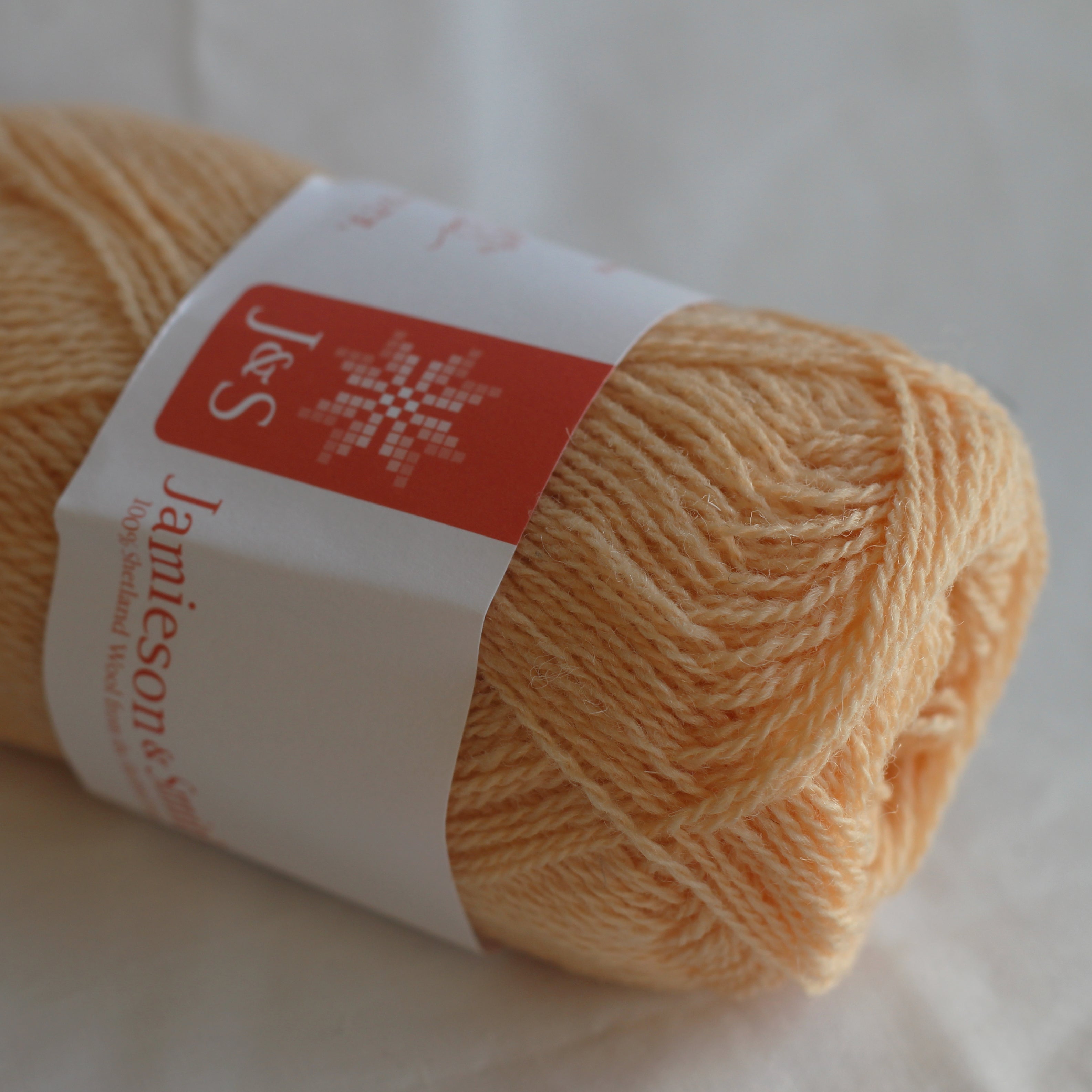 jamieson-smith-2ply-lace-weight-l53-fil-dentelle-25g image 1