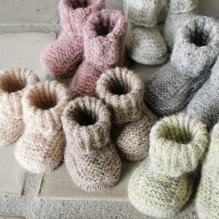 kastaniestrik-booties-tina-vejl-patron-chaussons-b-b image 2