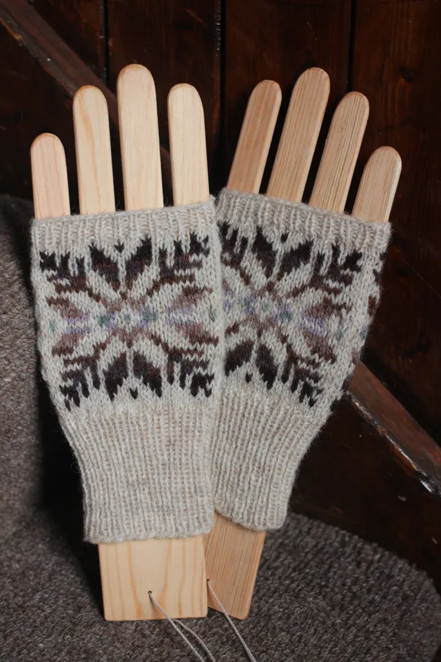 jamieson-smith-oxna-mitts-patron-papier-mitaines-fair-isle image 1