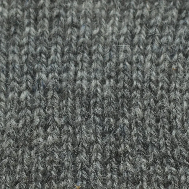 jamieson-smith-2ply-jumper-weight-c-ne-laine-teinte-027-500g image 1