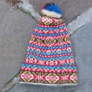jamieson-smith-kits-fair-isle-cap-kit-tricot-bonnet-jacquard image 1