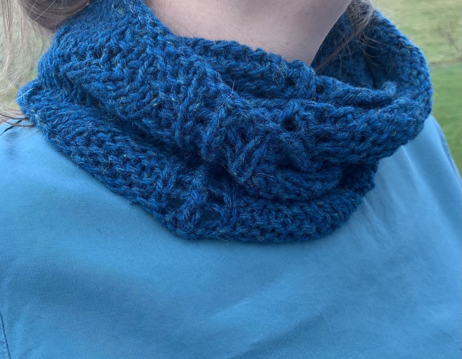 olach-fluke-cowl-mandy-moore-patron-snood-chunky image 2