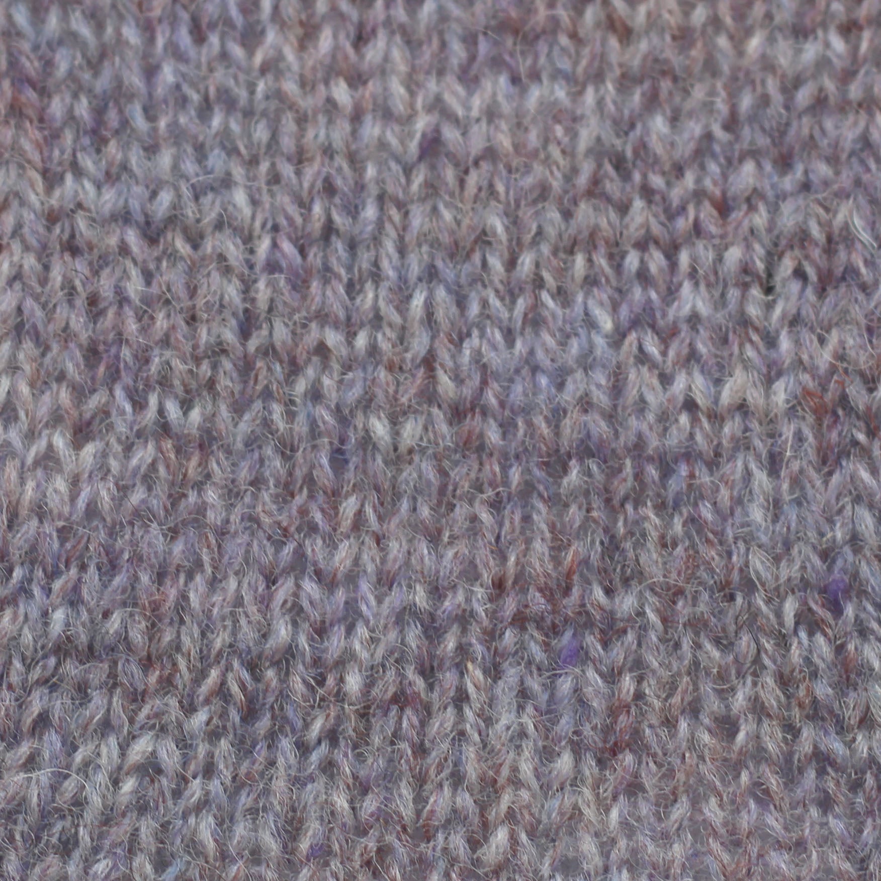 jamieson-smith-2ply-jumper-weight-fc21-pelote-lavande-25-g image 2