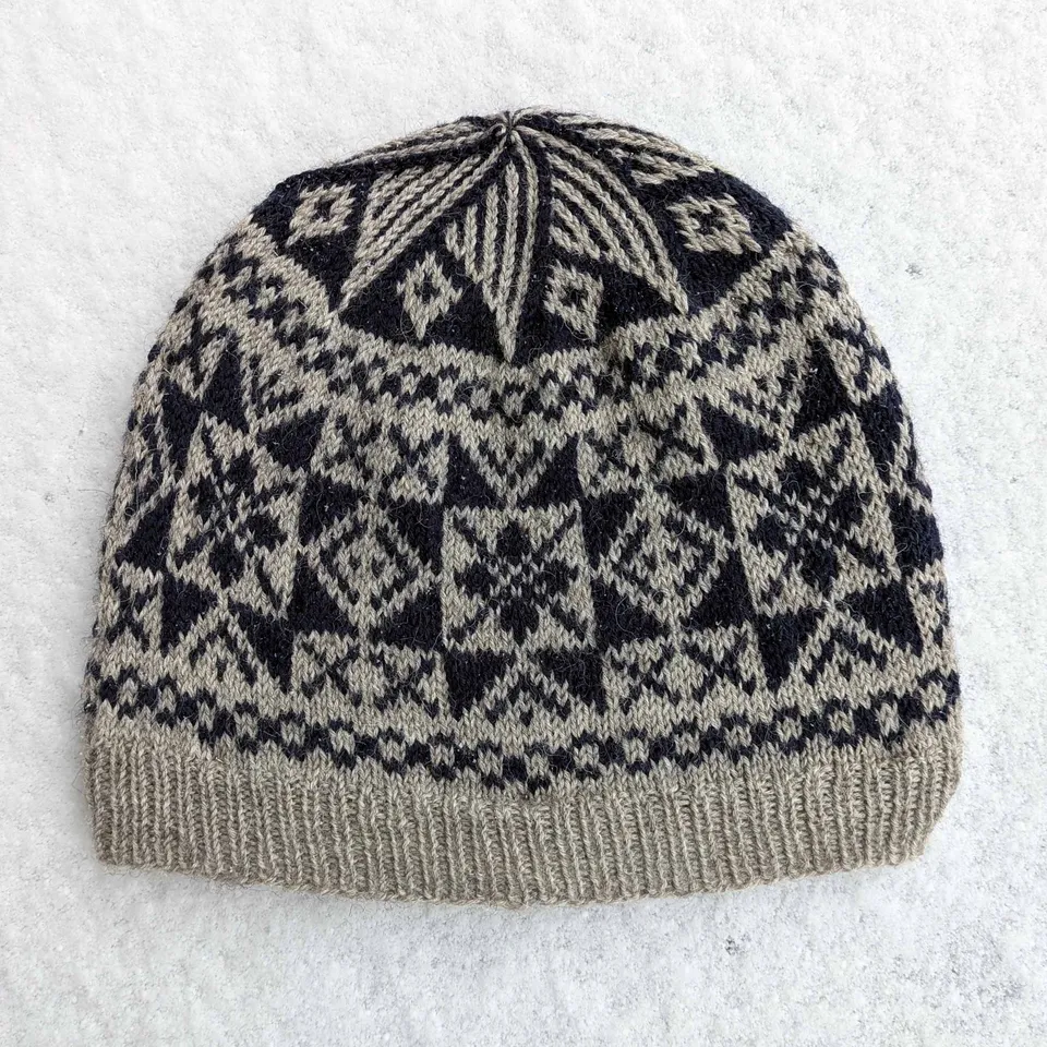 jamieson-smith-paper-patterns-olaf-hat-patron-bonnet-toile-fair-isle image 1
