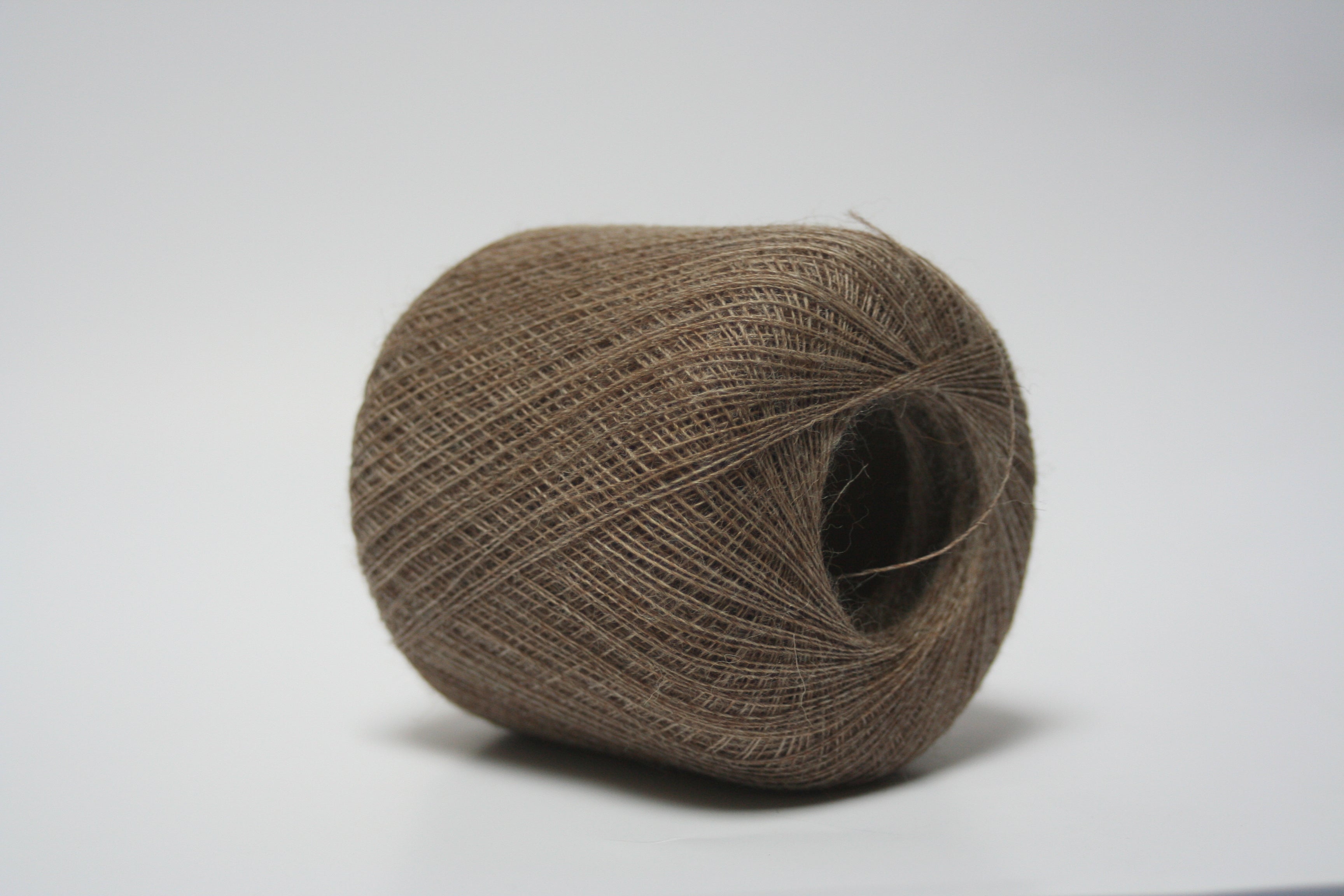 jamieson-smith-supreme-1ply-fil-dentelle-fawn-25g image 1