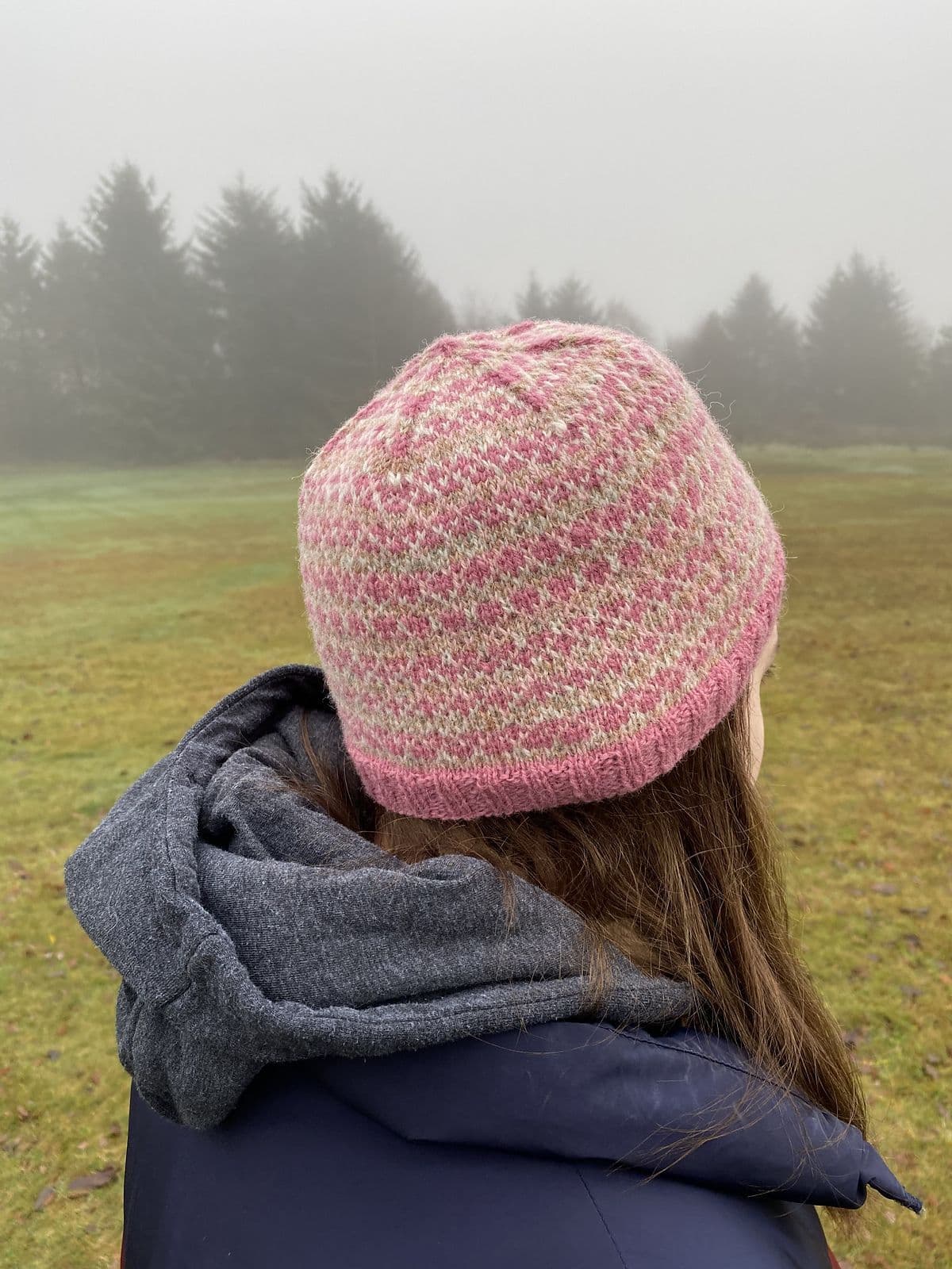jamieson-s-brodie-beanie-mandy-moore-patron-tricot-bonnet-jacquard image 2