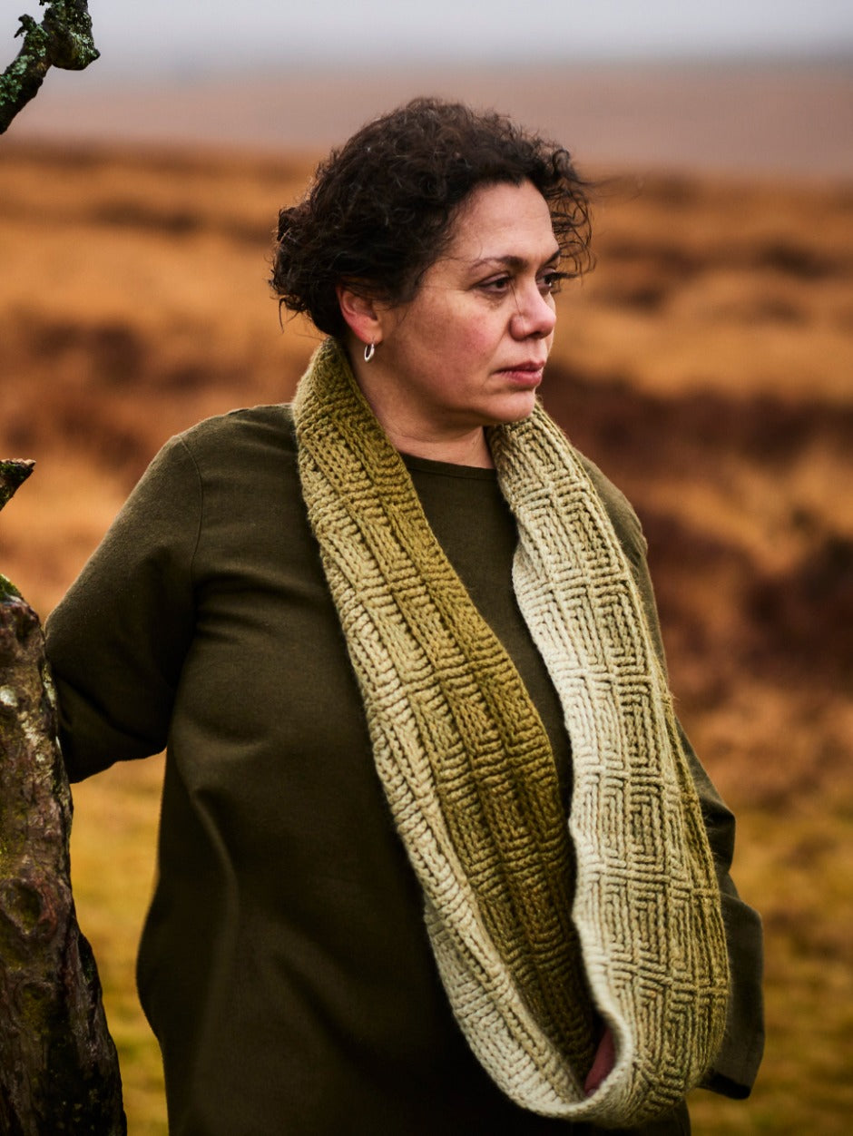 john-arbon-annual-broad-oak-hill-cowl-kit-snood-olive-gradient image 3