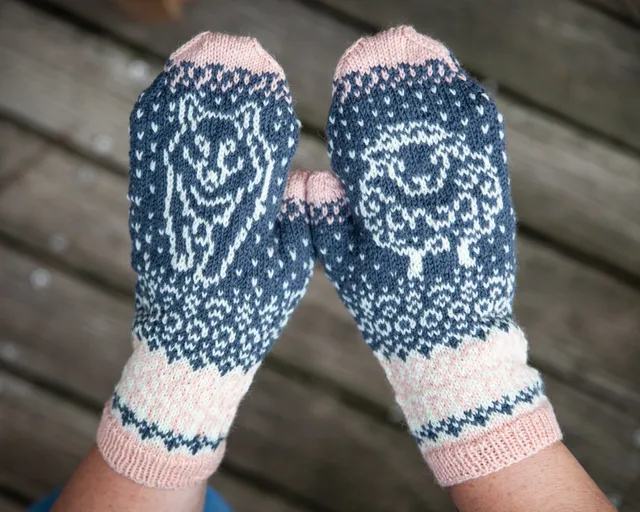 christallk-winter-in-scotland-patron-moufles-jacquard image 1