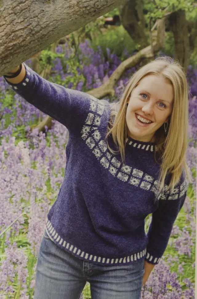 jamieson-smith-patron-bluebell-pull-lace-papier image 1